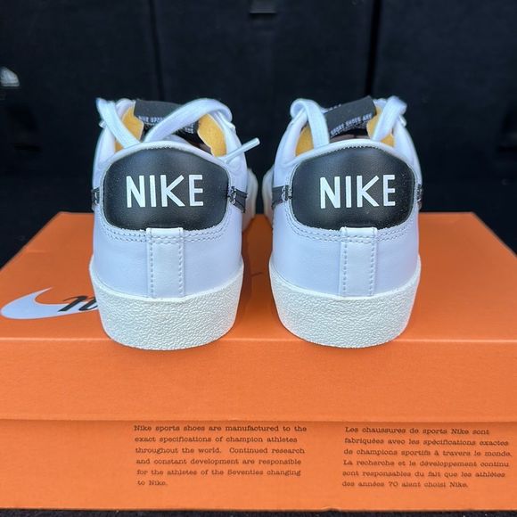 Nike Women’s Blazer Low ‘77 DC4769 102 (BRAND NEW MULTIPLE SIZES) Sneaker - Picture 4 of 6